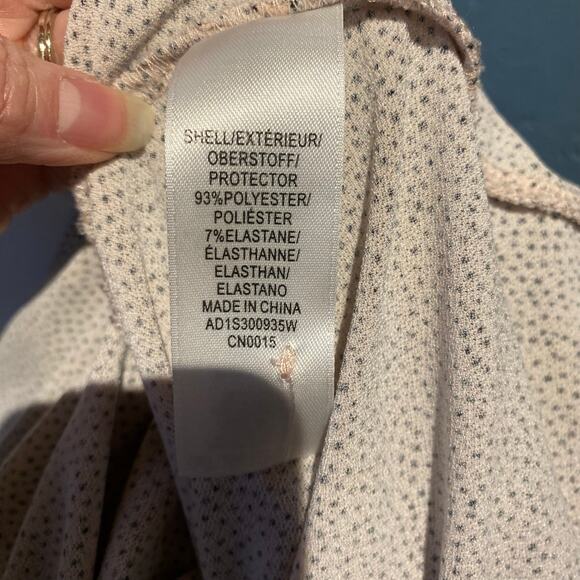 The perfect neutral timeless classic feminine blouse, Adrianna Papell, size 2x - Picture 7 of 10